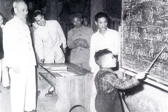 Phát triển đội ngũ nhà giáo theo tư tưởng Hồ Chí Minh